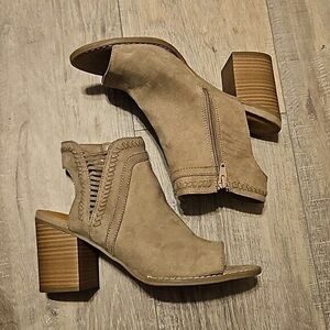 Women's Tan Block Heel Sandals